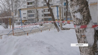 UTV. В мэрии пояснили, почему коммунальные службы не чистят снег во дворе дома на проспекте Гагарина