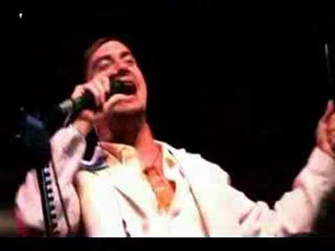 Peeping Tom desperate situation (live in cologne