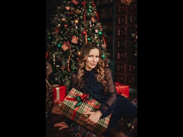 Музыка Home for the Holidays Chris Haugen Мария