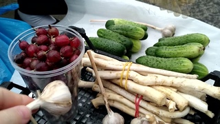 Купили у бабушек овощи и зелень