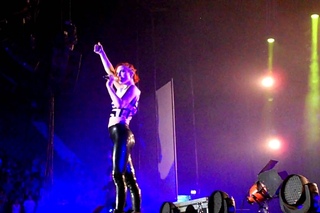 paramore-crushcrushcrush@wembley arena-27-09-2013