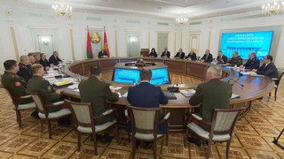 Лукашенко обсудил с Совбезом новый план обороны Беларуси