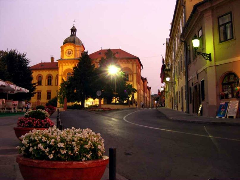 Уляна Цапек | Inđija