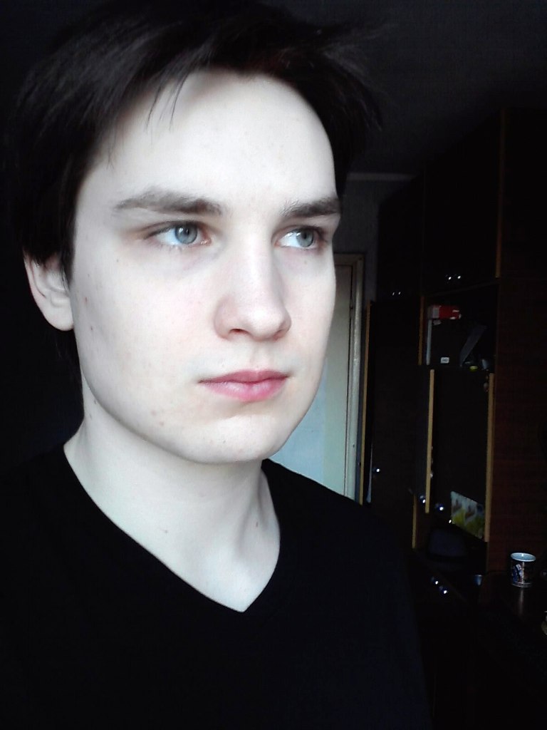 Максим Гребенников 凸(¬‿¬)凸 | Тольятти