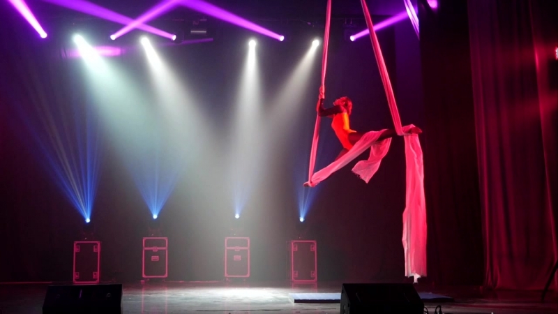 Романова Оксана, г. Великий Новгород Воздушное ПОЛОТНО шоу