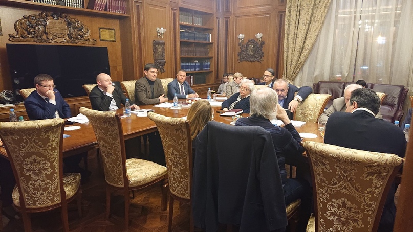 Совмещённое заседание профессорского клуба и конституционного клуба, изображение №1