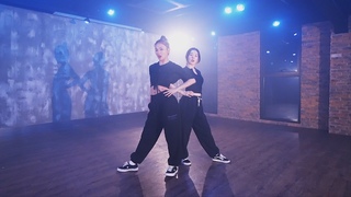 Red Velvet - IRENE & SEULGI ’놀이 (Naughty)’ Choreography Video