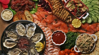 How To Make A Fresh Seacuterie Board • Tasty Recipes