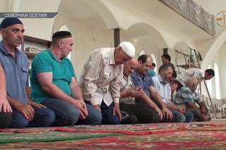 Мечеть в Мусульманском селе Эльхотово, Северная Осетия.