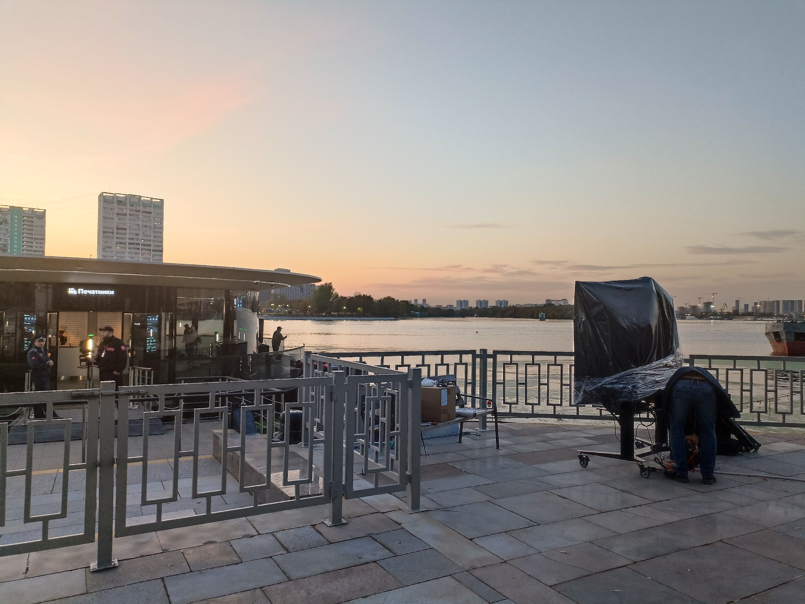 ПОСЛЕДНИЕ ПРИГОТОВЛЕНИЯ К ЗАПУСКУ ВТОРОГО РЕЧНОГО ЭЛЕКТРОМАРШРУТА Это картинка