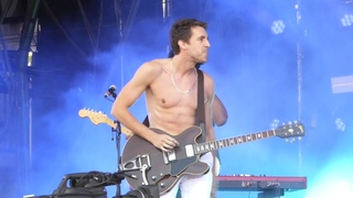Miles Kane - Hot Stuff + Coup De Grace (part) @ Finsbury Park,