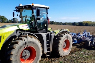 BIG CLAAS XERION 4000 & KCKERLING VECTOR IN FRANCE -