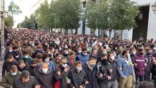 Énorme manifestation d’étudiants à Athènes contre la création d’une police pour les universités