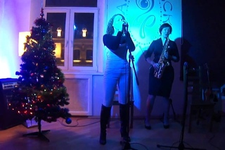 Только что родившийся дуэт Juzzt Girls - Still got the blues for you